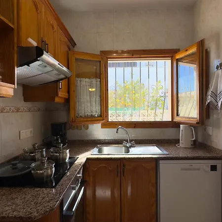 Villa Al Mar, Els Poblets, Lage Und Ausstattung, Pool, Wifi 300mb, Eigener Ueberdachter Parkplatz, Photovoltaik Bonus, Nah Am 500m